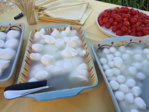 Squisite e golose le fresche mozzarelline offerte dal Consorzio Italiano della Mozzarella dei Fratelli Domenico e Antonio Iaria