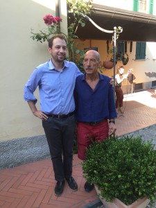 Nella foto, a destra il padrone di casa, l'enologo De Filippi che ha ospitato la generosa e golosa giornata, e il Presidente della F.I.B.A. Gianluca Comazzi